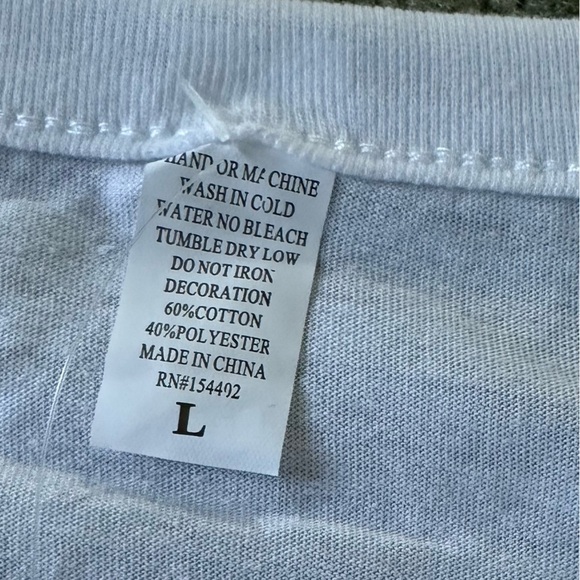 Cool to be kind semi cropped graphic tee size large - Picture 3 of 3